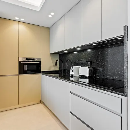 Fully Renovated Frontline Flat Apartment Marbella Exterior photo