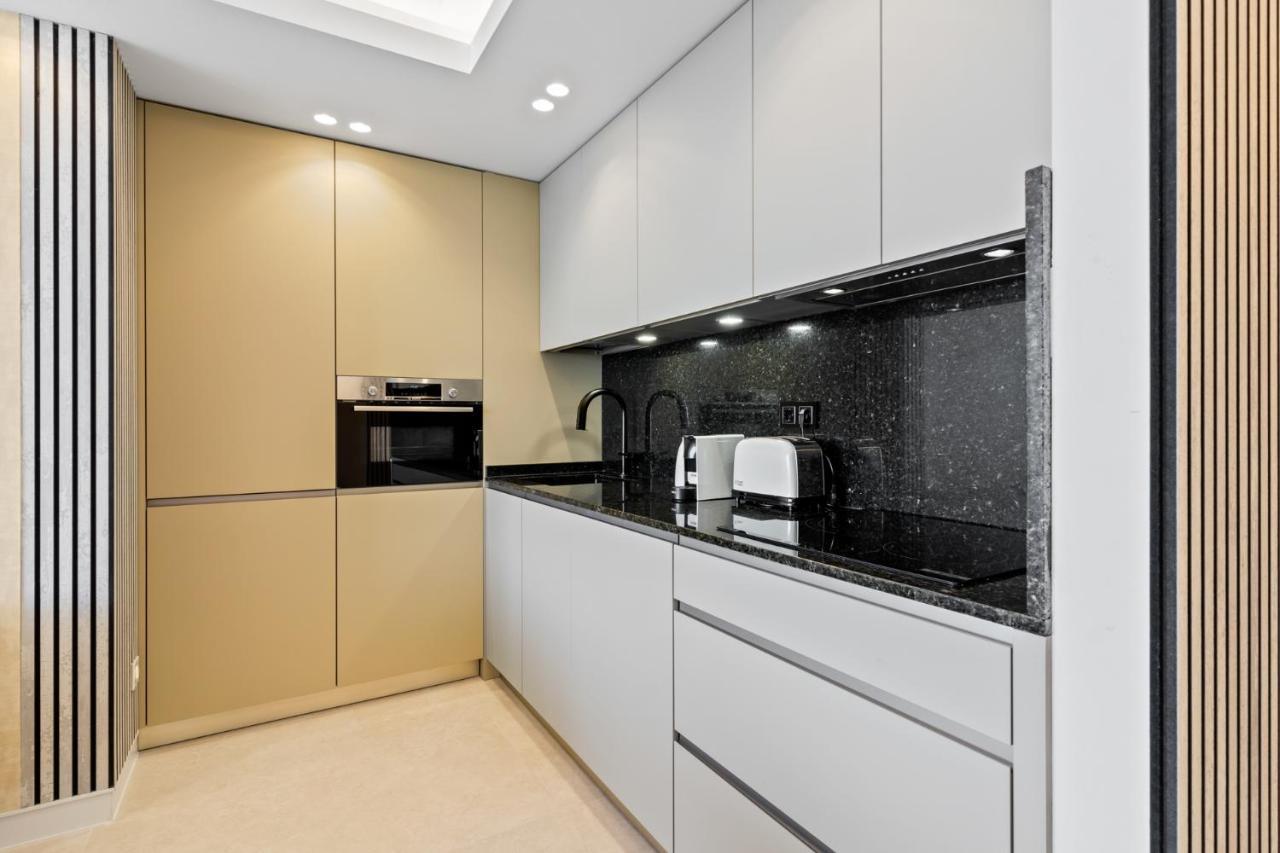 Fully Renovated Frontline Flat Apartment Marbella