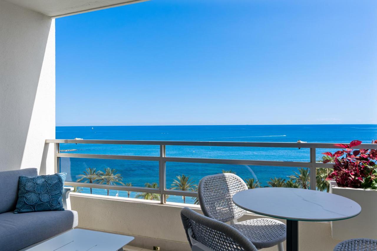 Fully Renovated Frontline Flat *