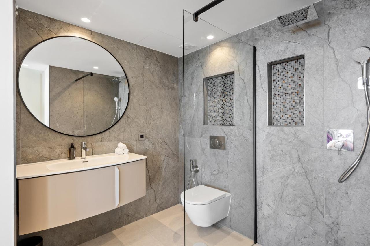 Fully Renovated Frontline Flat Appartement